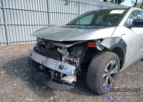 2024 Toyota Bz4X Xle z USA, uszkodzony, nr VIN JTMABACAXRA087695